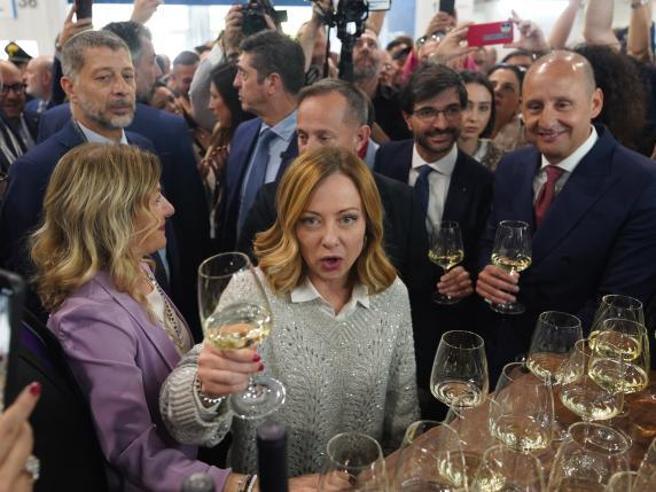 MELONI AL VINITALY La premier: saremo implacabili contro chi danneggia i prodotti italiani
