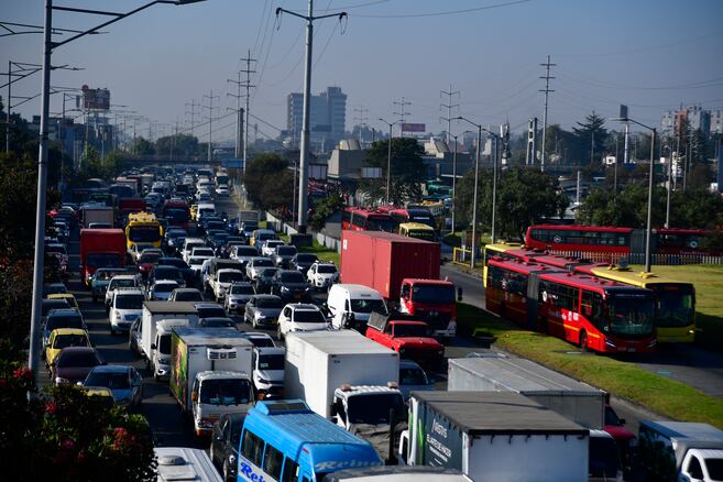 Movilidad hoy, 17 de junio: accidente entre camión y motociclista en Suba