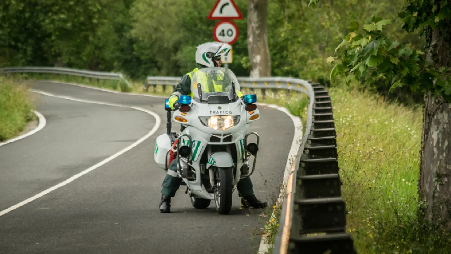 Las nuevas motos camufladas de la Guardia Civil que llegan este año a las carreteras