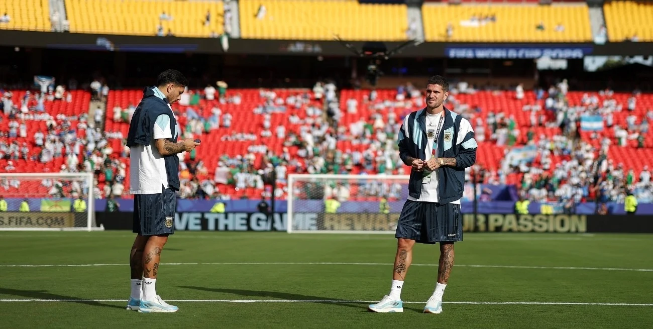 La cábala sigue intacta: De Paul y Paredes repitieron un ritual antes del debut argentino