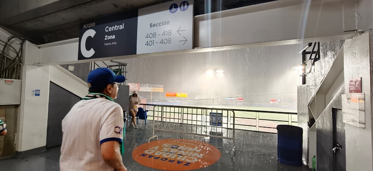 Por fuerte tormenta suspenden partido entre Charros y Diablos