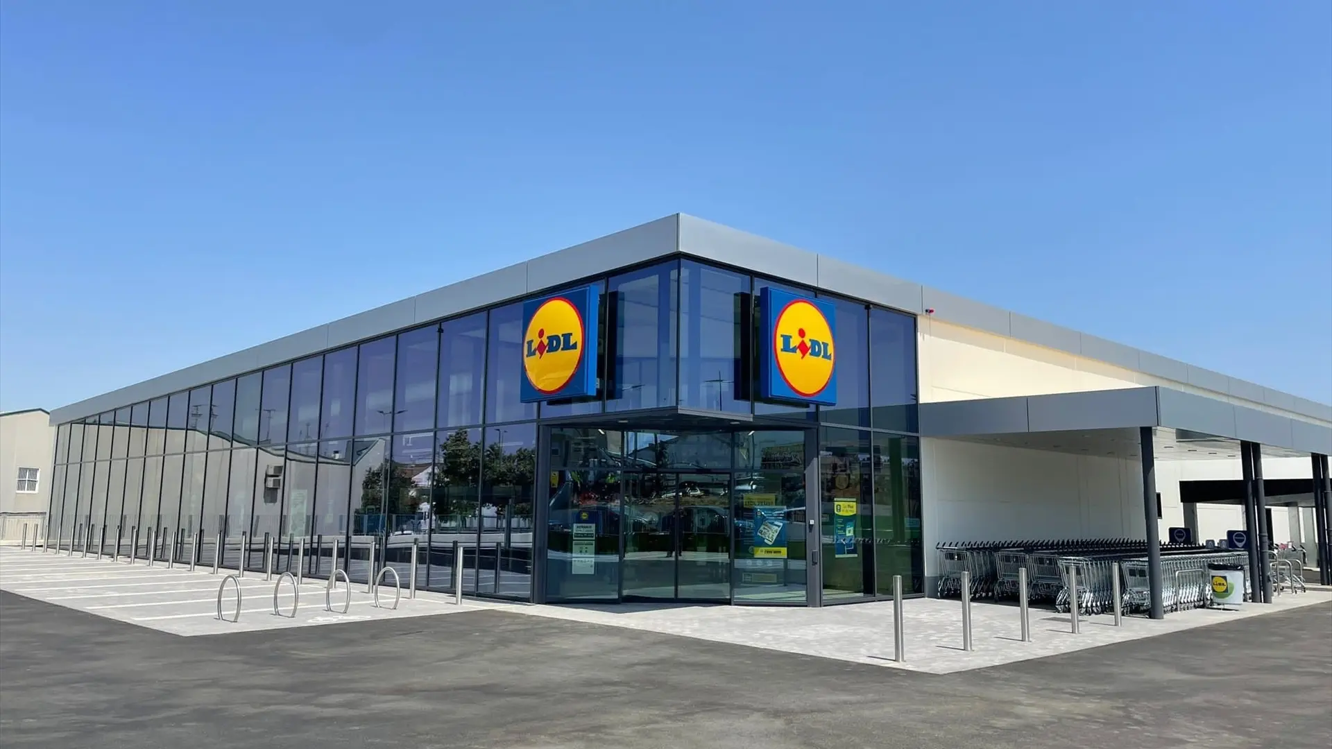 Lidl amplía su modelo de negocio y abre su primer pub dentro de uno de sus supermercados