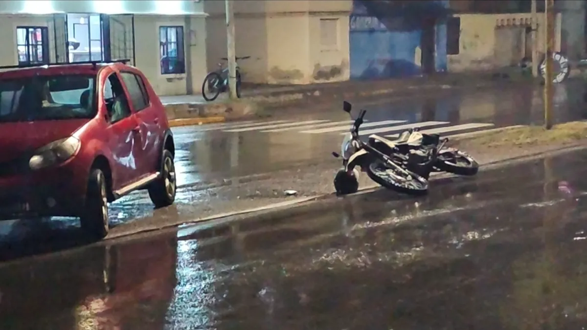 Una seguidilla de accidentes viales dejó varios heridos y un conductor prófugo en la Capital