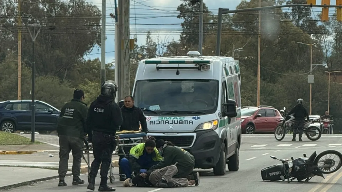 Un motociclista resultó lesionado tras un accidente en avenida Alem y Belgrano