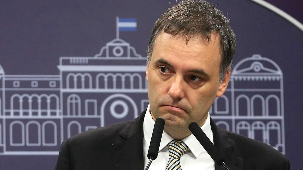 La oposición presiona para que Adorni deje su cargo en YPF