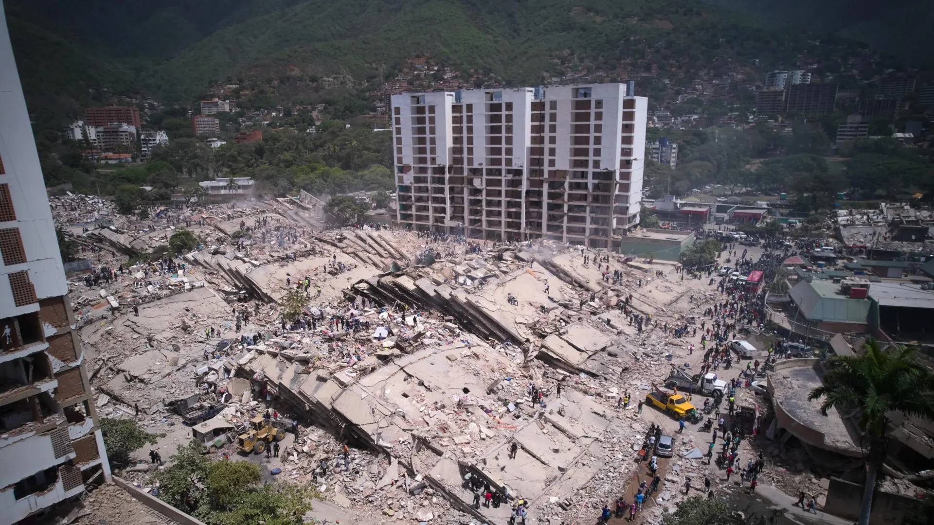 Terremoto en Venezuela, en directo | Horas cruciales en el rescate de víctimas en zonas arrasadas y con sus hospitales colapsados