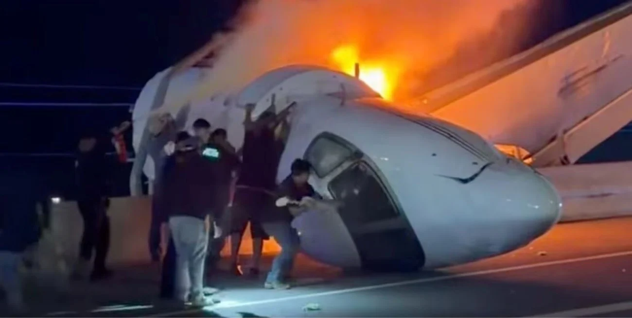 un muerto tras la caída de una avioneta sobre una autopista en Texas