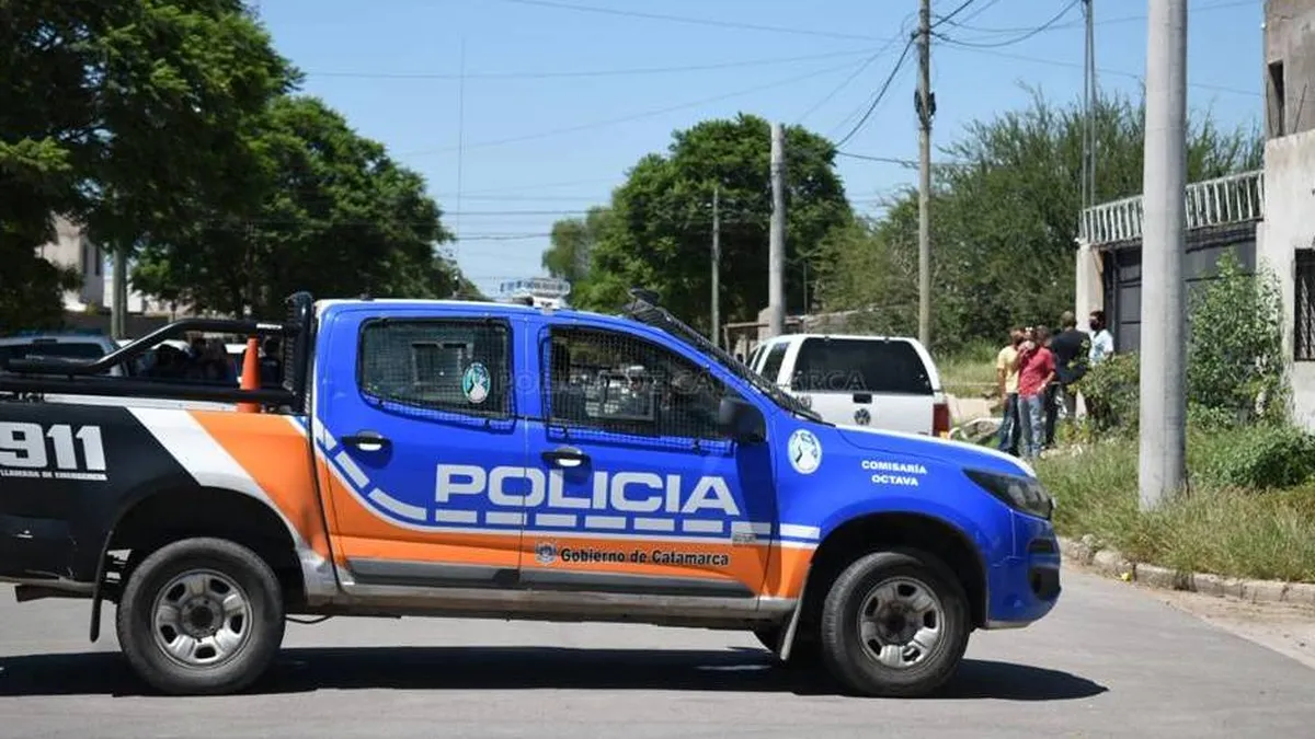Un hombre de 68 años murió aplastado por el auto que estaba arreglando
