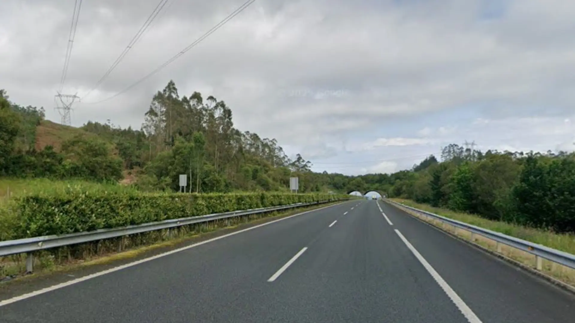 Muere atropellado un hombre tras bajarse de su coche en la autovía A-8 en Cantabria
