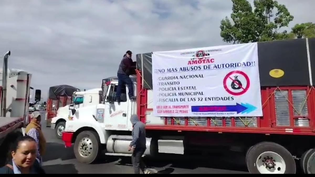 Transportistas bloquean algunos accesos a la CDMX; provocan gran caos vial