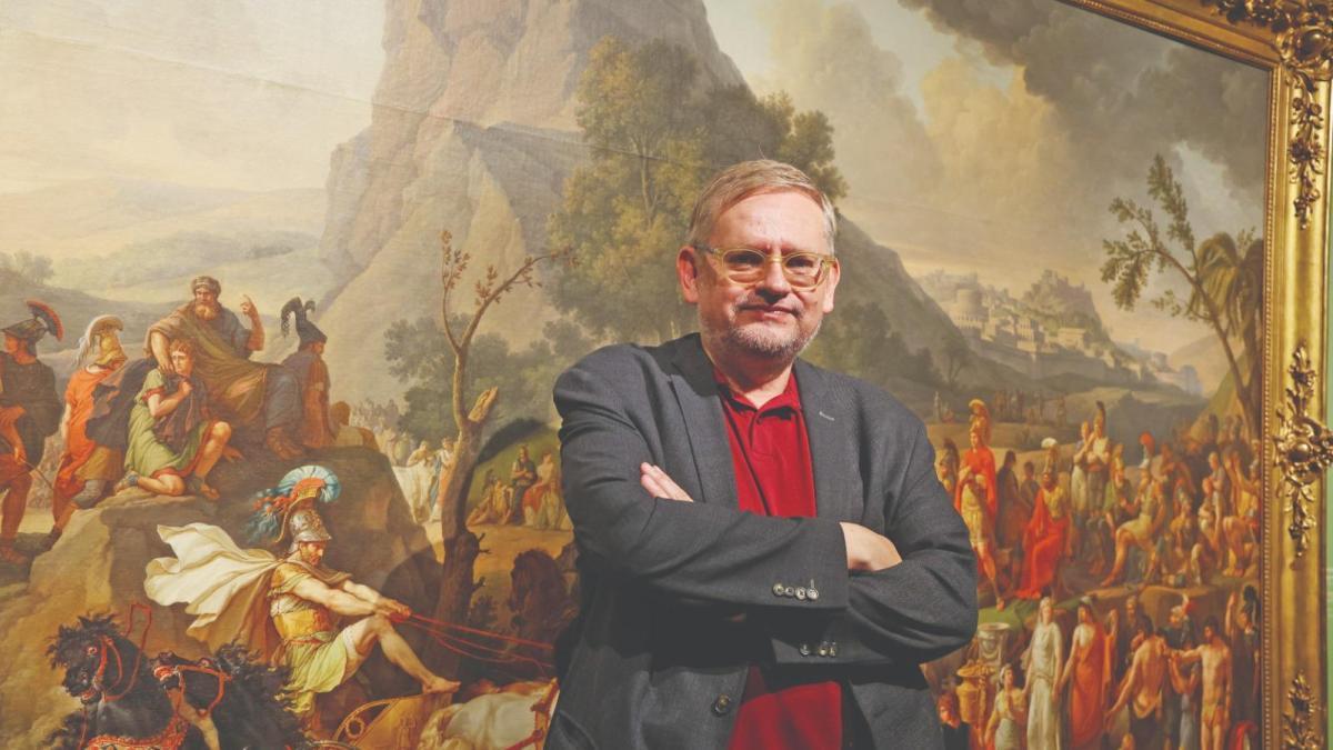 Museo de San Carlos revisa la figura del héroe a través de 130 obras