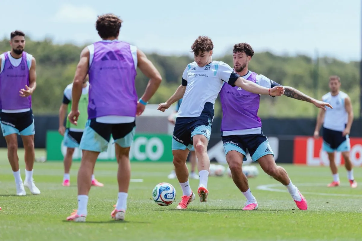 Argentina volvió a entrenarse tras el triunfo ante Austria: la formación inédita que evalúa Scaloni ante Jordania