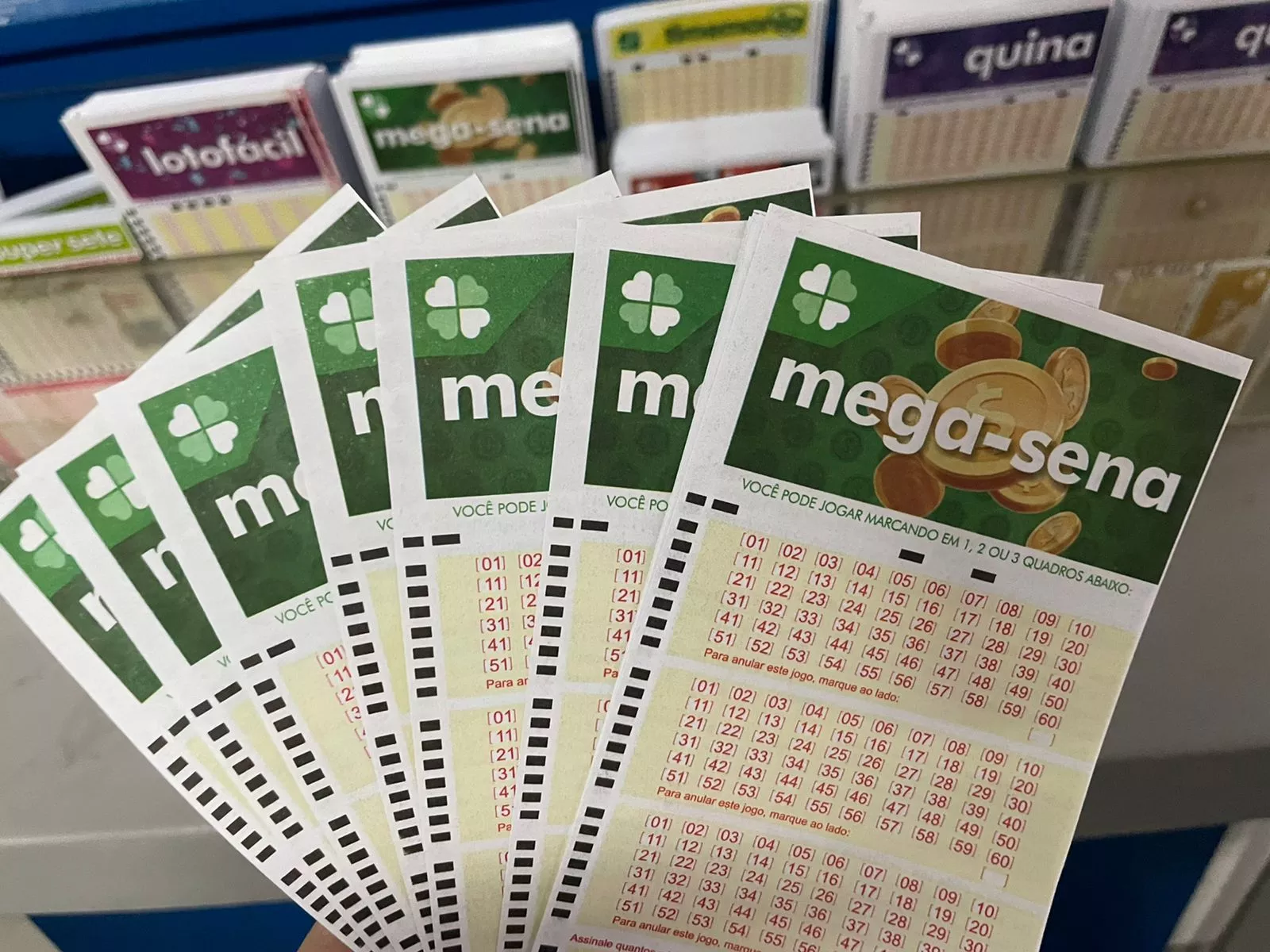 Mega-Sena pode pagar R$ 32 milhões neste sábado; g1 transmite ao vivo