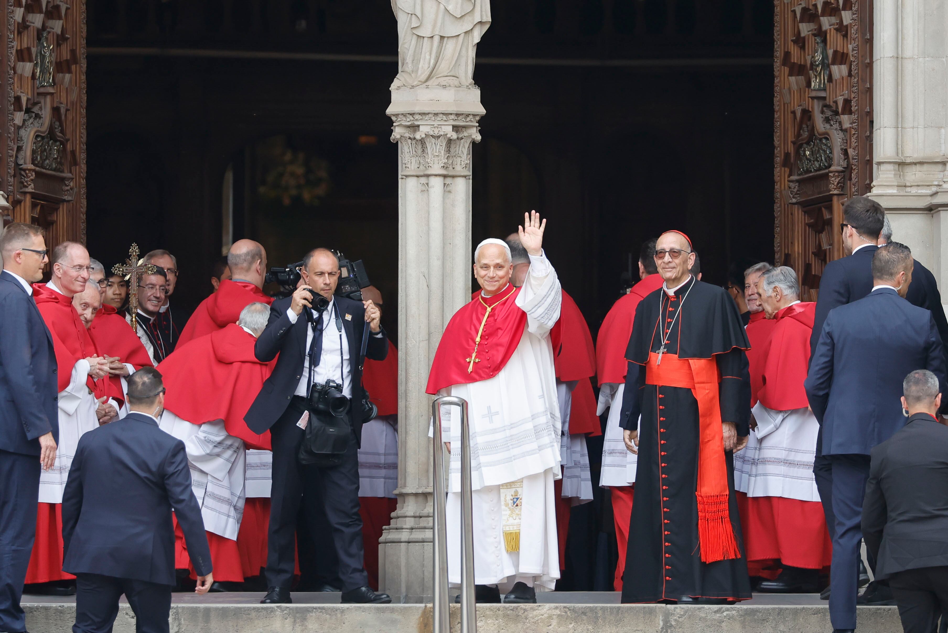 El Papa llama en Barcelona a "construir armonía, más allá de toda polarización"