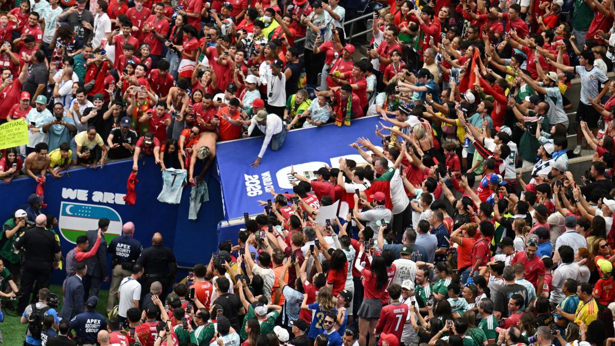 Fiesta mexicana en Houston: en pleno partido de Cristiano aparece grito a favor del Tri