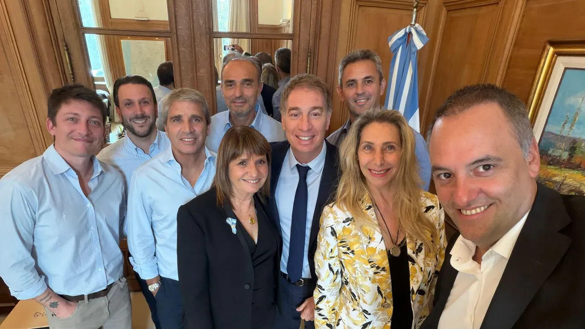 Con malestar interno por Manuel Adorni, la mesa política buscó contener una crisis que sigue abierta