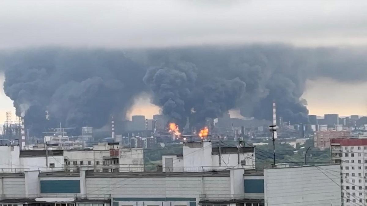 Ucrania alcanza por segunda vez esta semana la refinería de Moscú, a 15 km del Kremlin