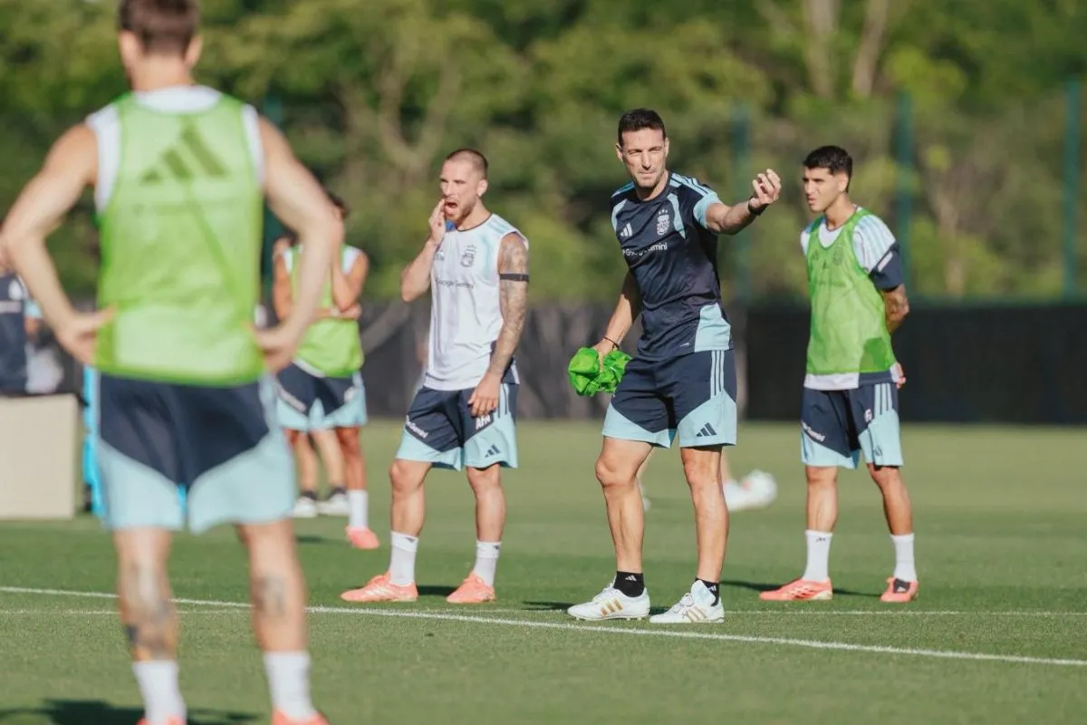 Las dos variantes tácticas que planea Scaloni para el debut en el Mundial