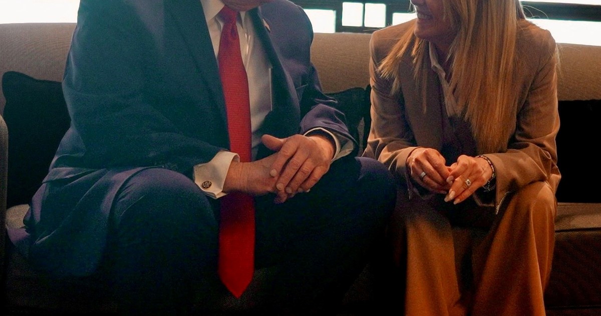 "Me rogó que me sacara una foto con ella": Trump se burla de Meloni y estalla un escándalo con Italia