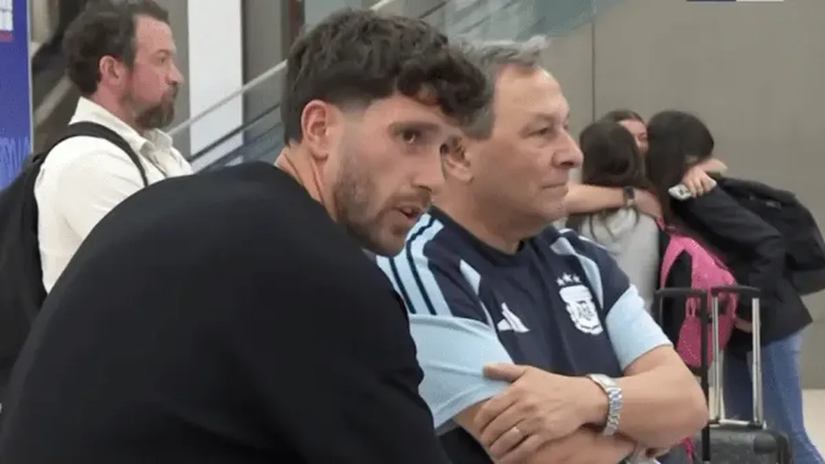 La odisea de Marcos Senesi para llegar a la Selección Argentina: demoras, desperfectos y una valija perdida