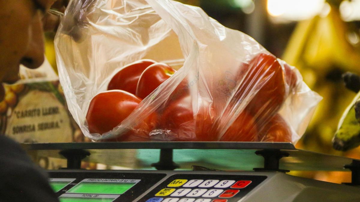 Profeco destaca baja en kilo de jitomate tras acuerdo con productores; ya está en $19.51
