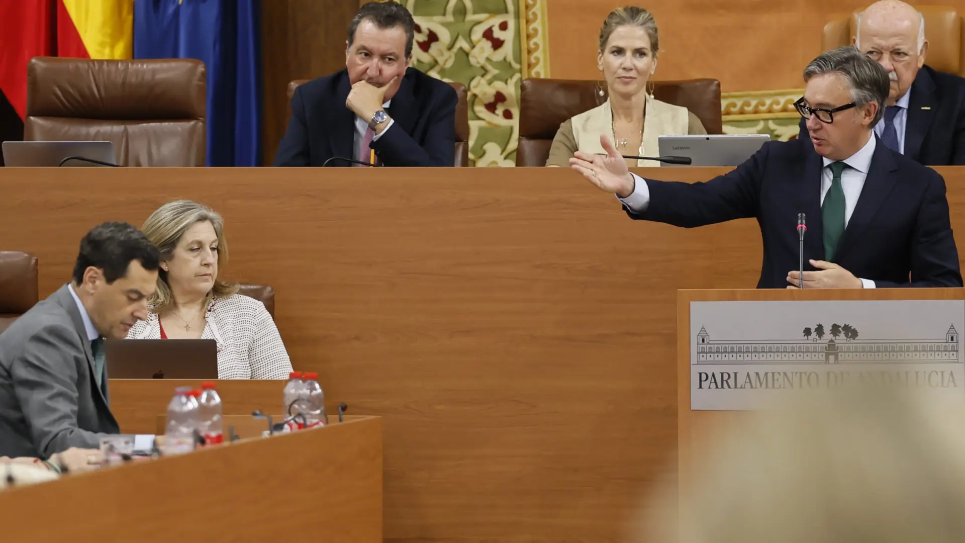 Vox frustra el primer intento de Moreno de volver a ser presidente de Andalucía, que espera a la segunda votación