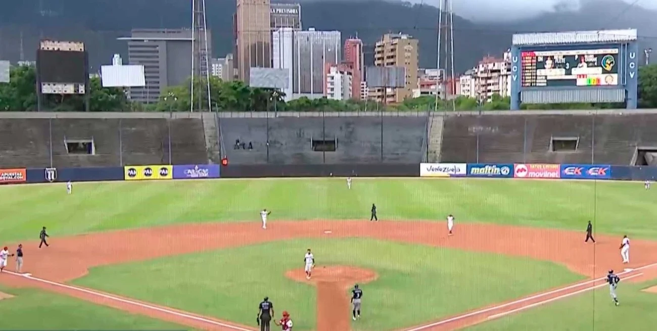 Escenas de pánico en un partido de beisbol en medio del doble terremoto en Venezuela