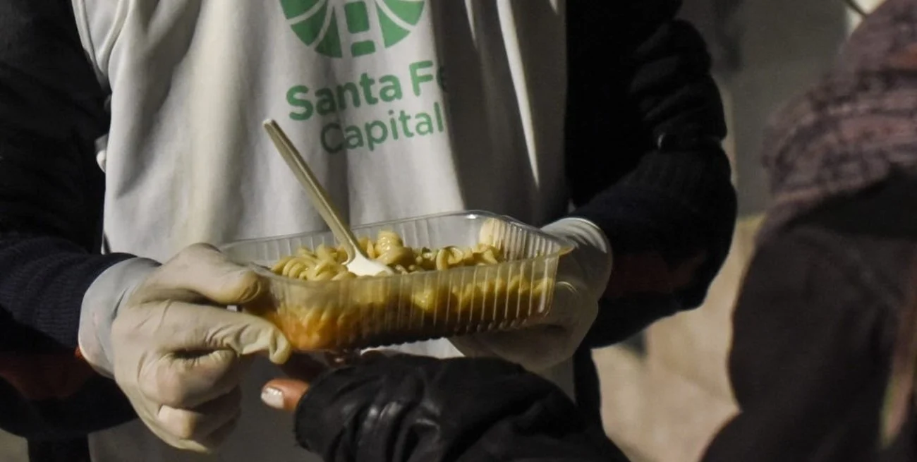 Con el frío como urgencia, Santa Fe asiste cada día a más de 100 personas en situación de calle