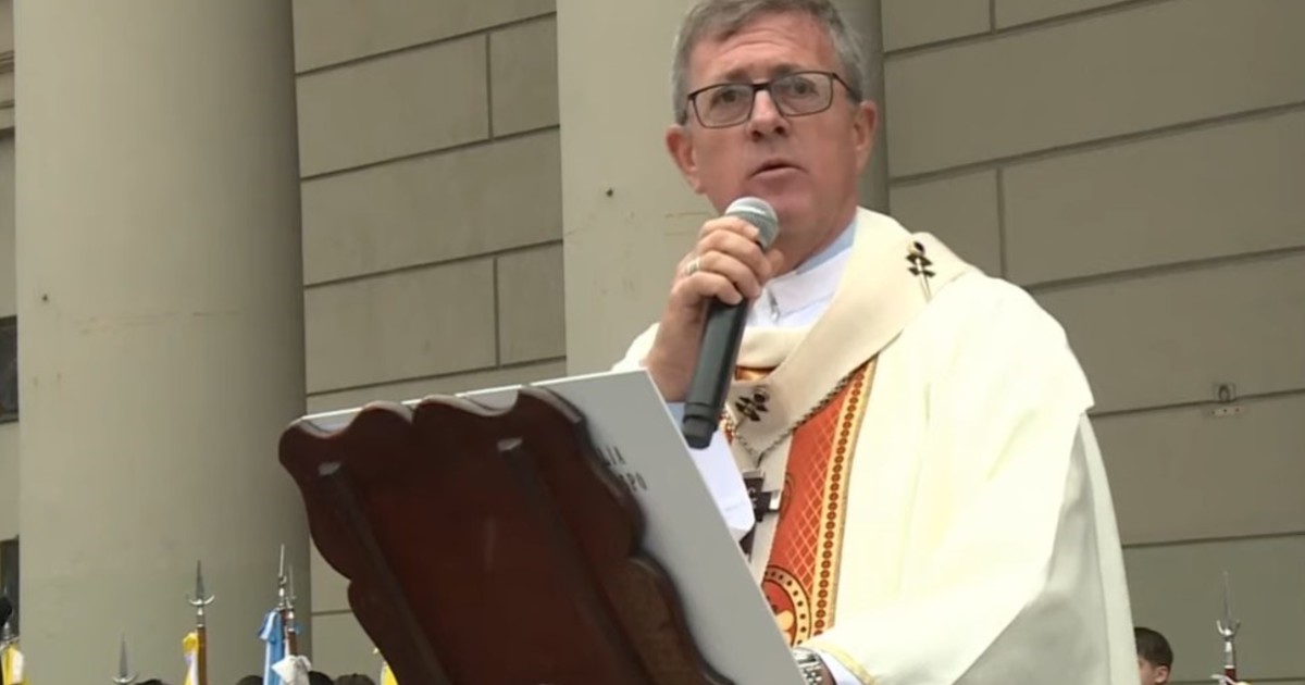 "No queremos vivir en una intolerancia que nos divide": el nuevo llamado al diálogo de García Cuerva en plaza de Mayo