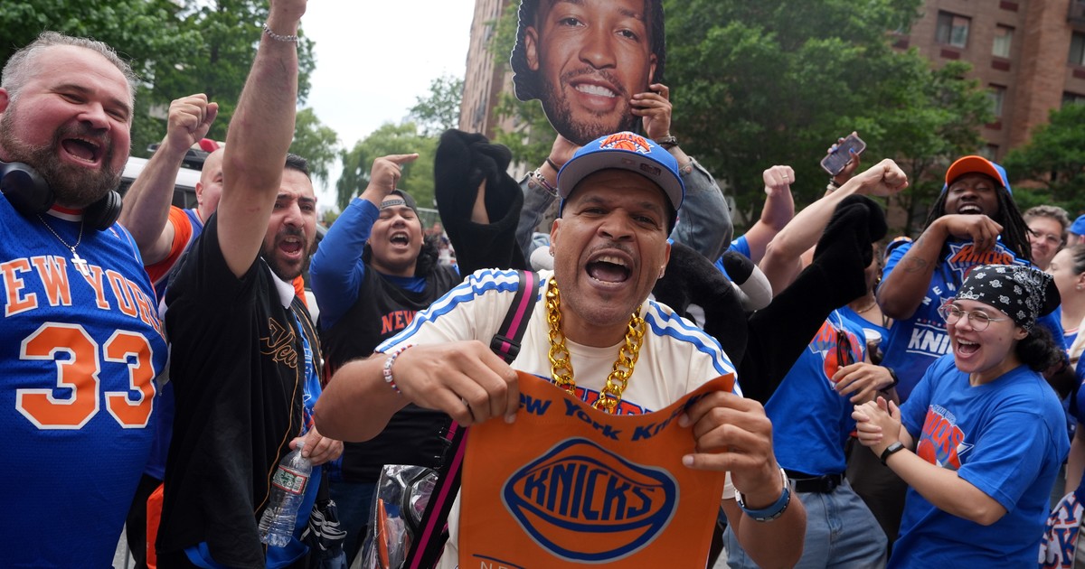 El desfile de los Knicks lleva a las calles de Nueva York a aficionados de todas las generaciones