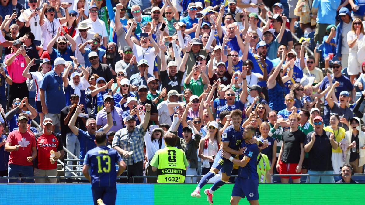¡Brilla con 18 años! Golazo de Alajbegovic acerca a Bosnia a la siguiente fase del Mundial