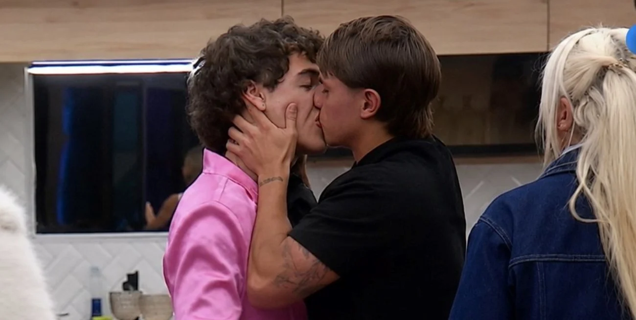 Zunino revolucionó Gran Hermano con un apasionado beso y un salto a la pileta