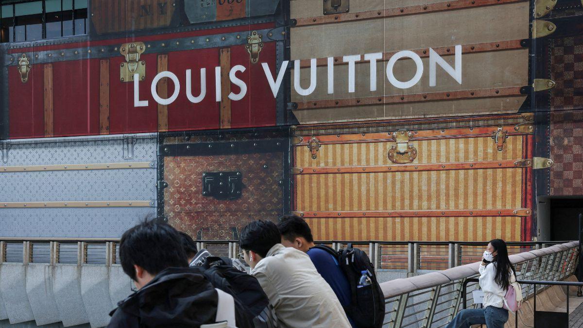 Historia de un icono: Cómo el baúl de Louis Vuitton se convirtió en el bolso más deseado