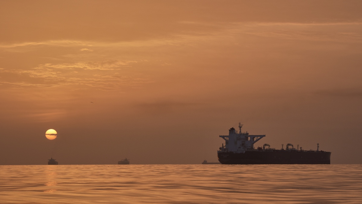 Irán anuncia cierre del estrecho de Ormuz tras ataques de Israel