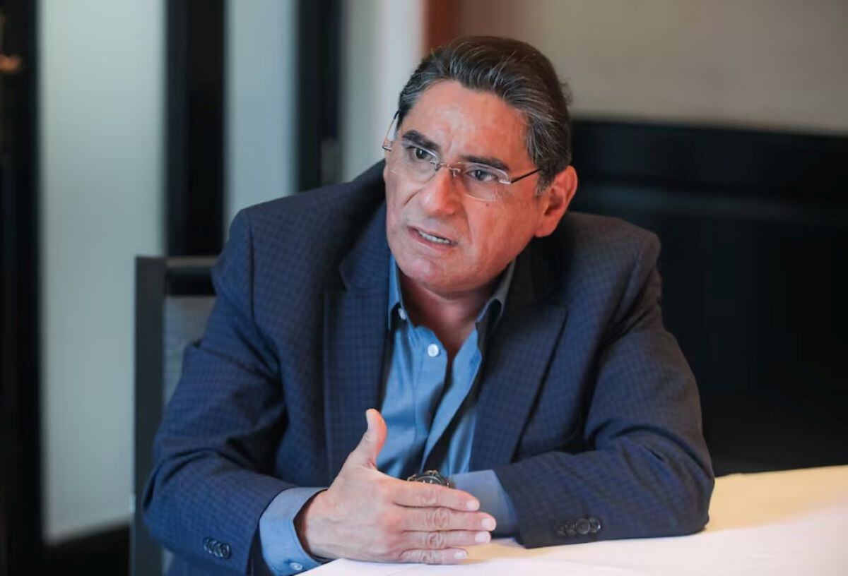 Carlos Álvarez anuncia que presentó su desafiliación del partido País para Todos