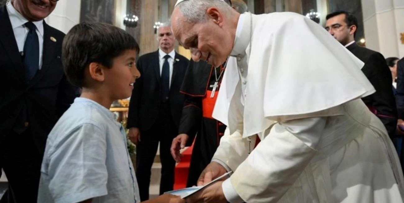 "¿De pequeño querías ser Papa?": las preguntas de Renzo que emocionaron a León XIV y dieron la vuelta al mundo