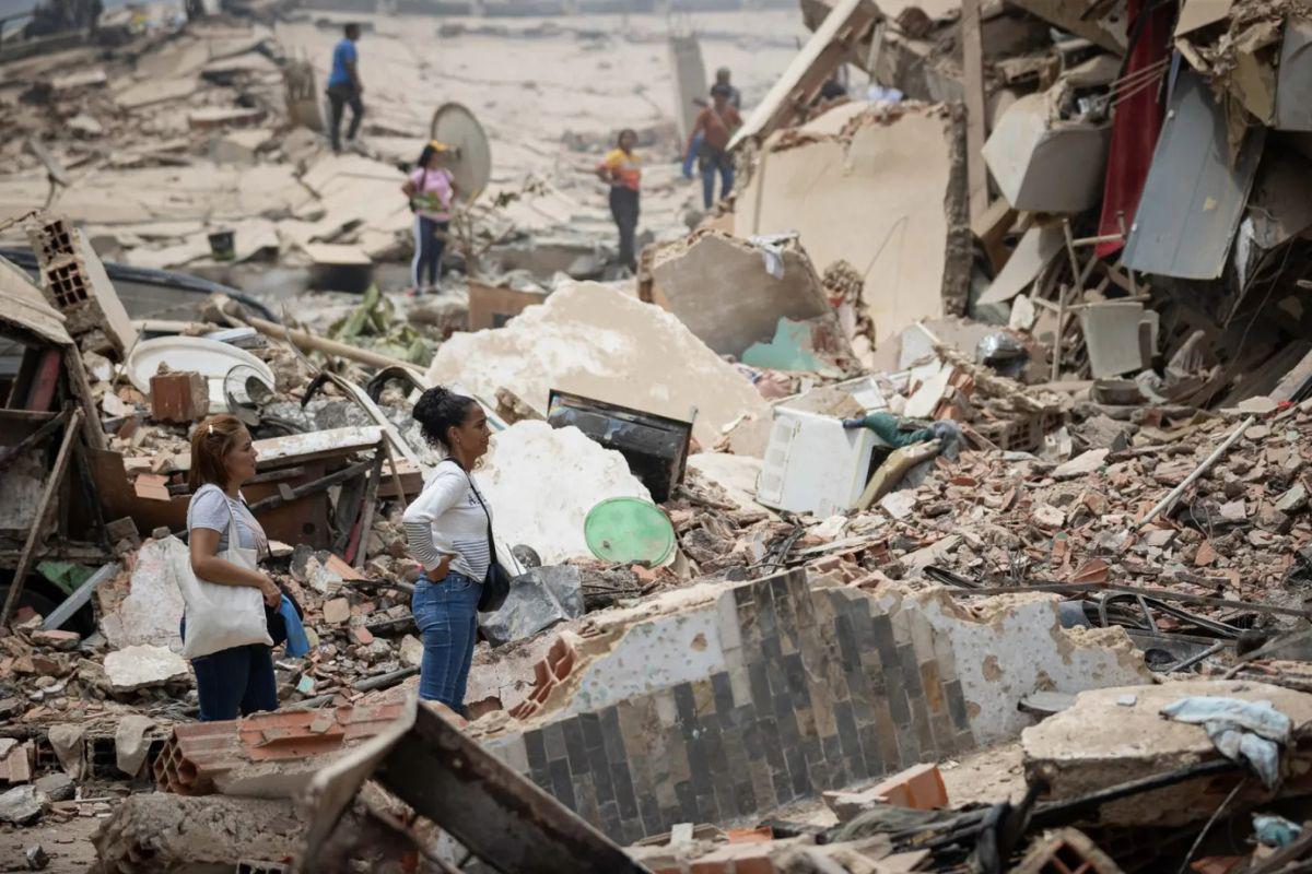 El olor a putrefacción se extiende en La Guaira tras el doble terremoto en Venezuela