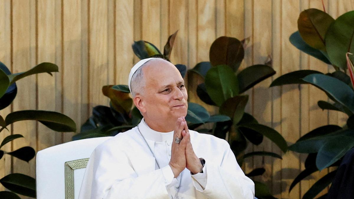 El Papa critica las narrativas polarizantes de derecha durante su primera jornada en España