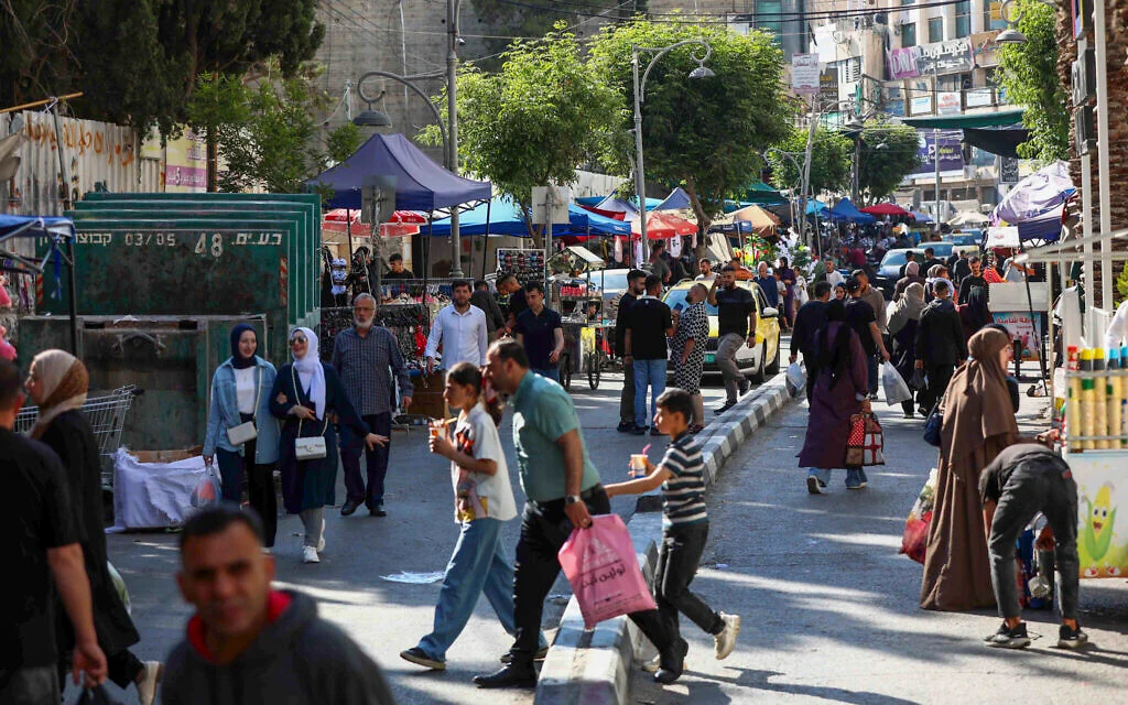 Report warns Israeli restrictions pushing Palestinian economy in West Bank to collapse