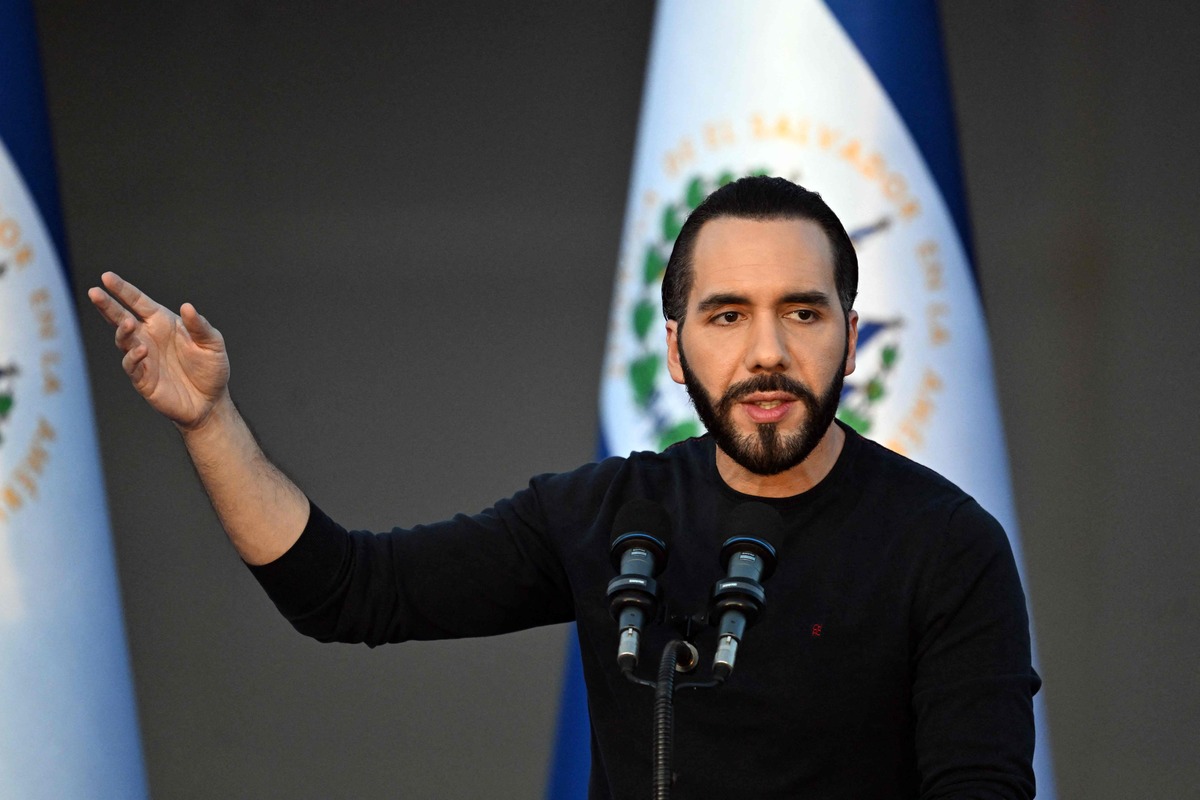 Nayib Bukele inscribe precandidatura para tercer mandato El Salvador