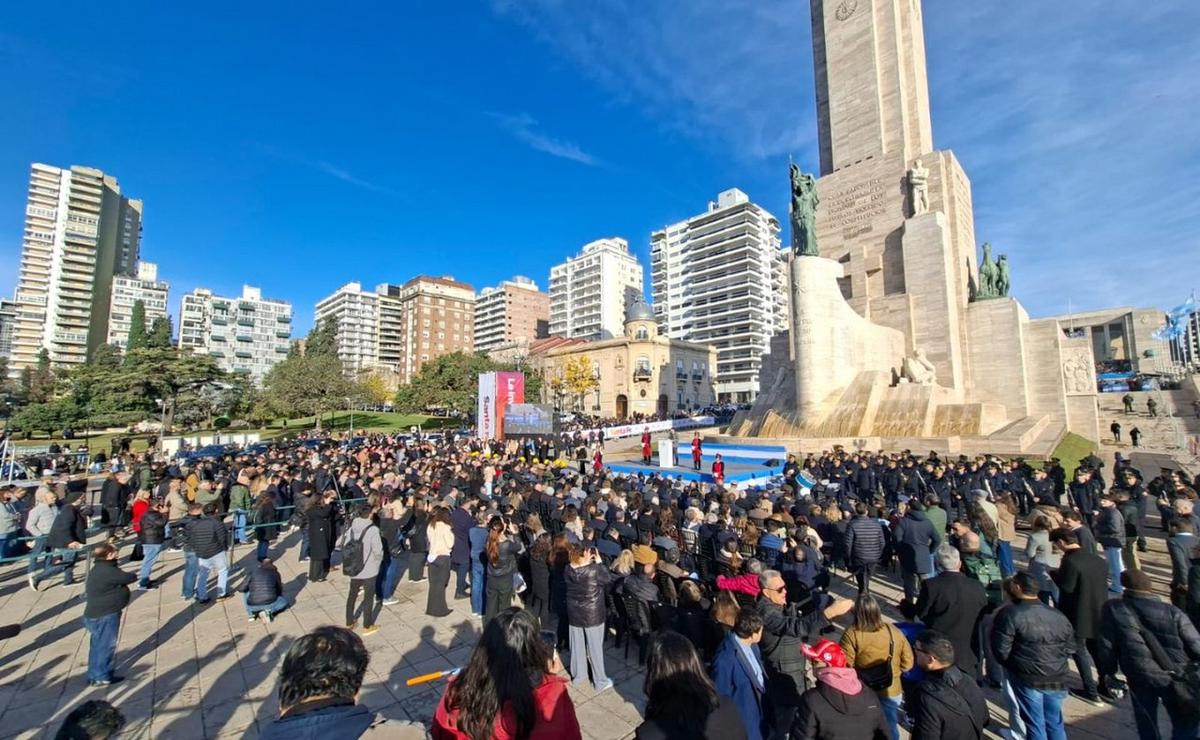 Se inaugaron las obras del Monumento a la Bandera: No merecíamos tener chapas