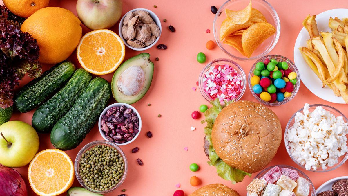¿Cómo manejo los dulces y la comida chatarra sin volverlos una obsesión para mi hijo?