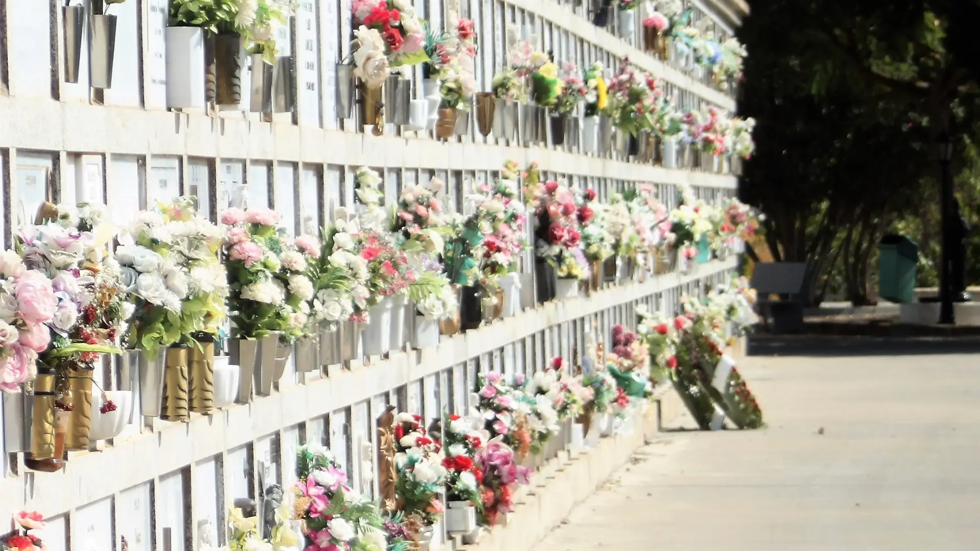 Una funeraria confunde a dos fallecidos y se niega a aceptar su error
