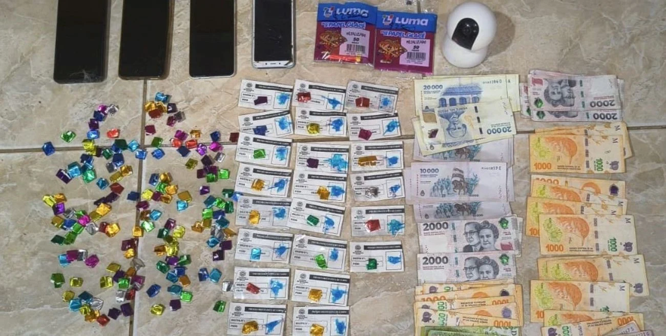 Secuestran más de 80 dosis de cocaína y detienen a un narco barrial