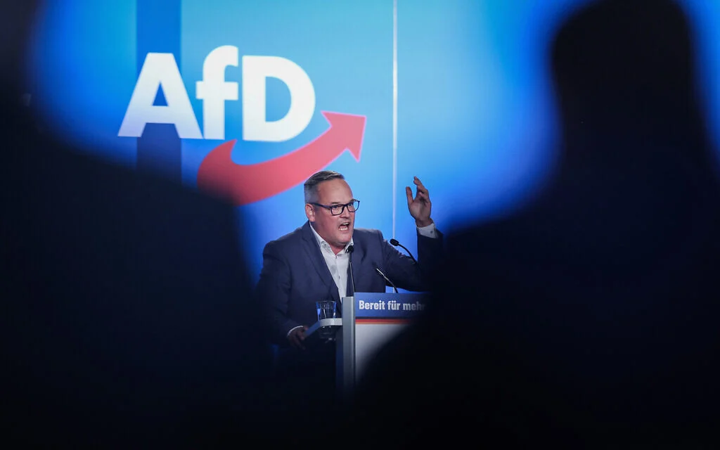 German far-right leader appears to make 'Hitler salute' in photo as party surges