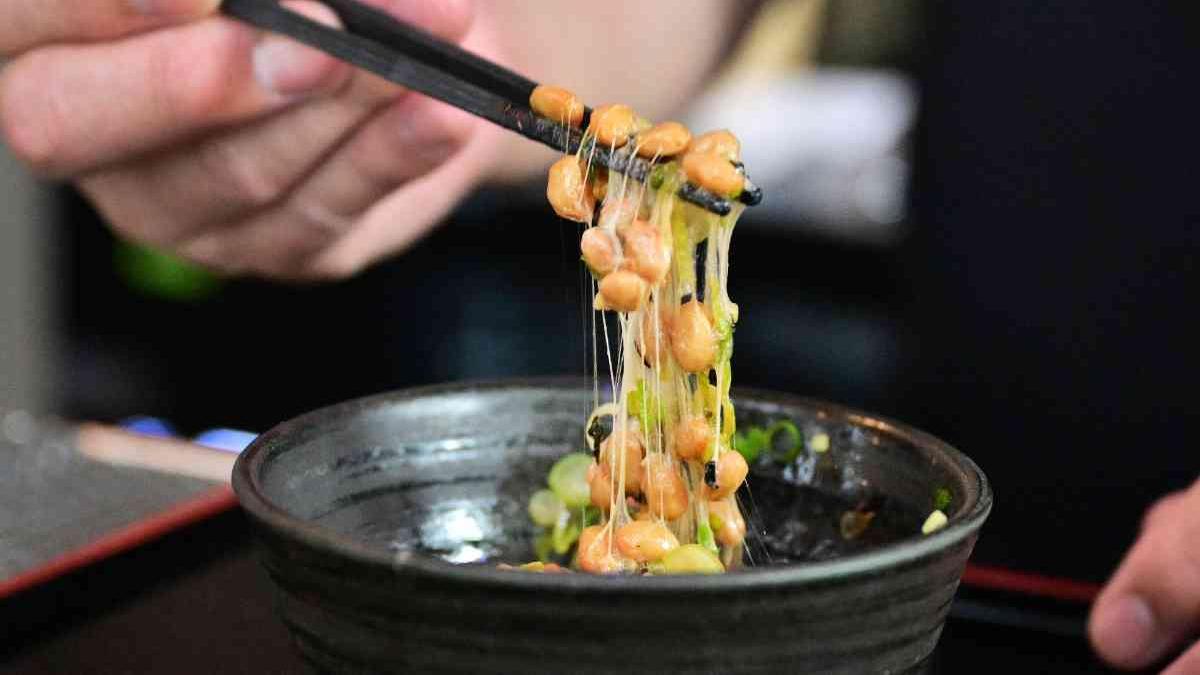 ¿Qué es el natto? El superalimento japonés que divide a los paladares del mundo