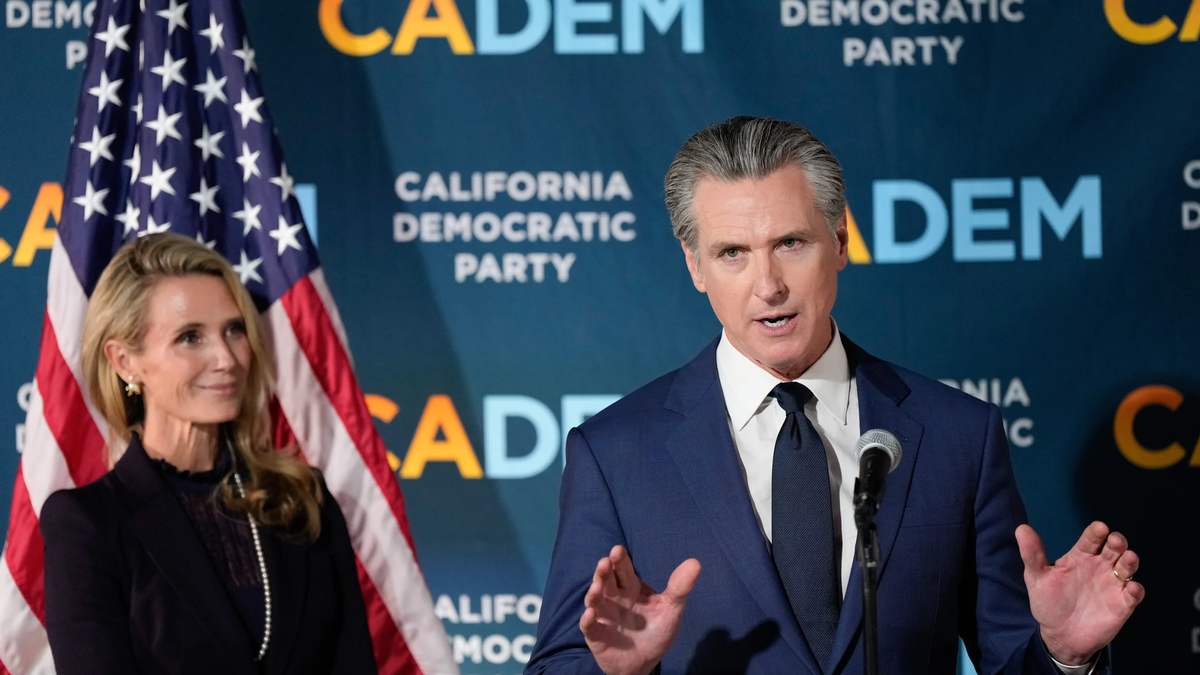 Gavin Newsom denuncia que Trump lanzó una investigación en su contra: "Me ataca porque estoy considerando ser candidato"