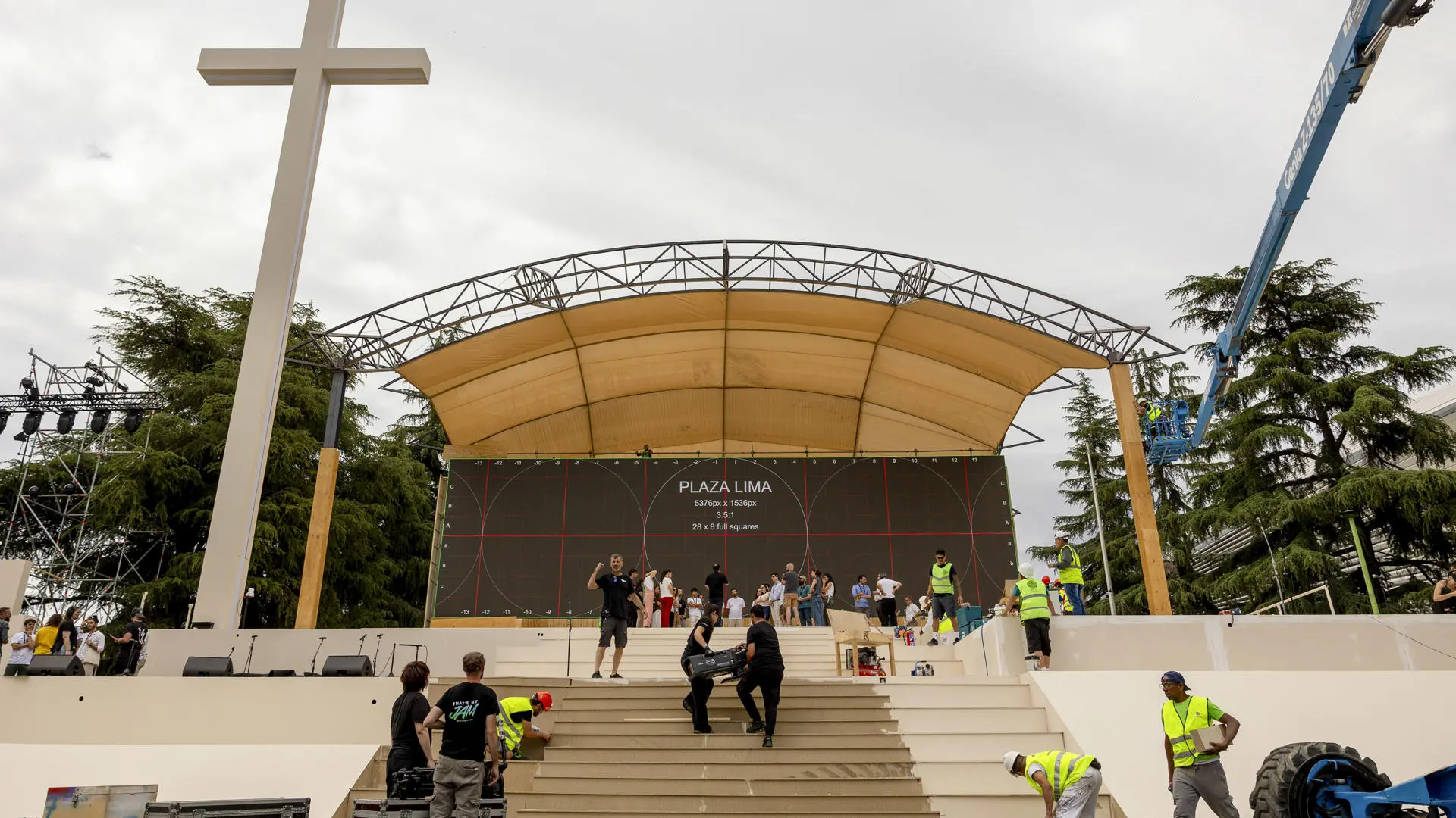 Vigilia del Papa León XIV en la plaza de Lima hoy sábado 6 de junio, en directo: así esperan miles de personas la llegada del pontífice