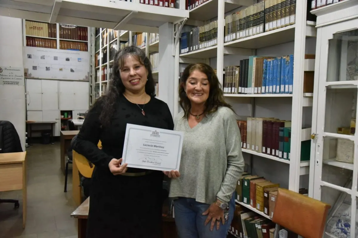 La escritora Lucrecia Martínez presentó su libro en la Biblioteca de la Legislatura de Corrientes