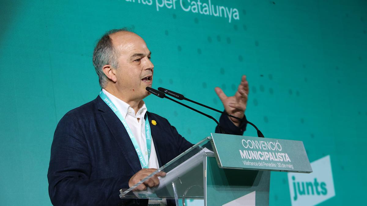 Junts reta a Feijóo a plantear la moción de censura en Waterloo